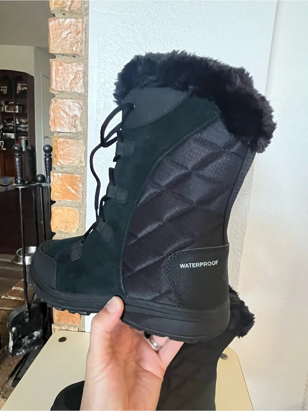 Columbia insulated lace